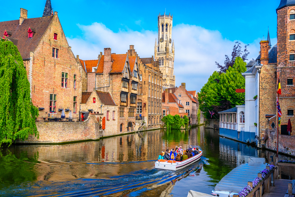 romantic weekend: Bruges Spiegelrei Canal